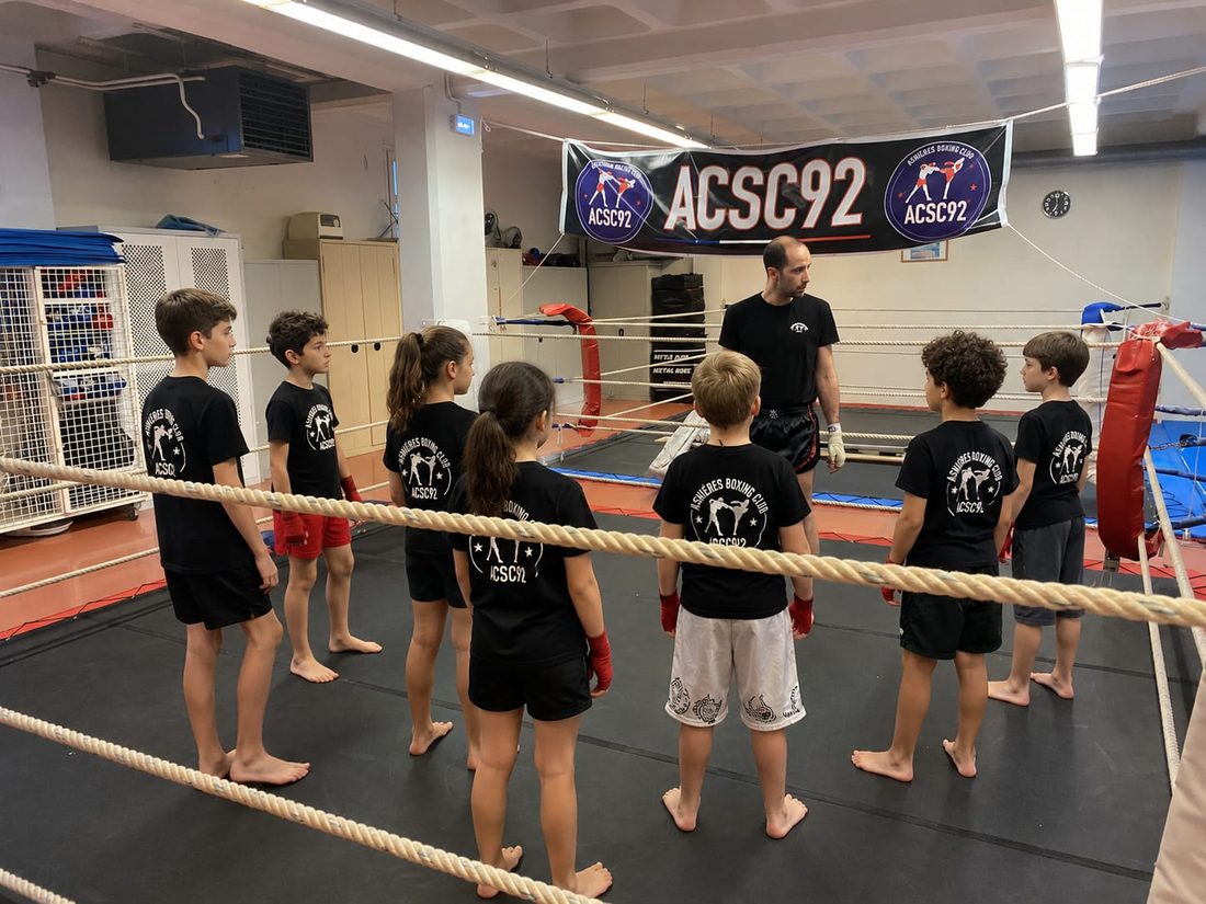 Jeune boxeur à l'entraînement