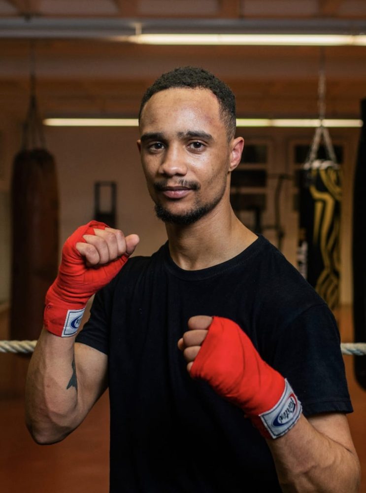 Issa, coach Muay Thaï
